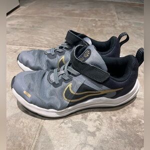 Boys Nike Velcro Shoes